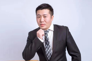 资深设计师——张自强